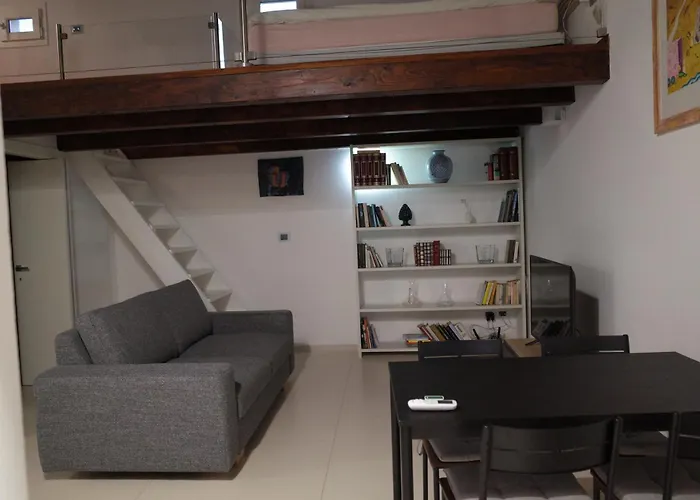 Casa Sul Mare Con Piscina Племмирио